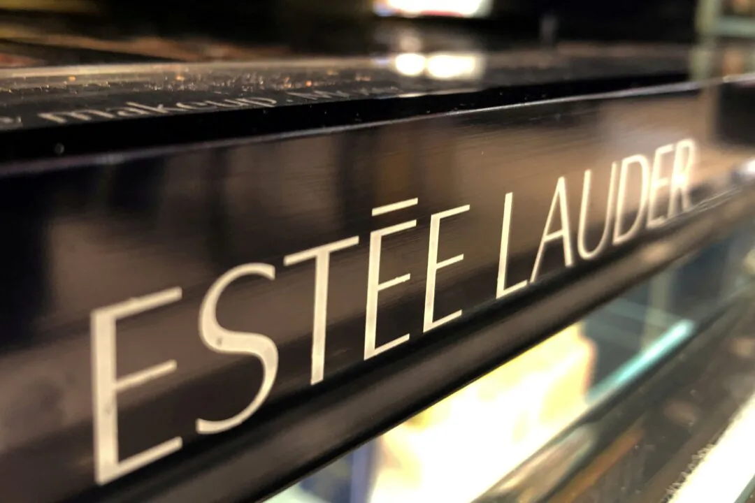 An Estee Lauder cosmetics counter in Los Angeles on Aug. 19, 2019. (Lucy Nicholson/Reuters)