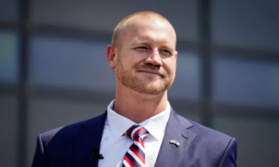Retired Wrestler and Ex-Congressional Candidate Suspected in Las Vegas Killing Surrenders to Police