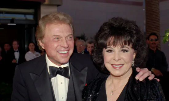 Steve Lawrence, Singer, Entertainer, and Half of Popular Stage Duo Steve & Eydie, Dies at 88