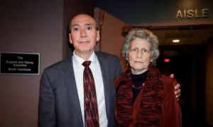 I’m so Impressed by the Morality of Shen Yun Performing Arts, Says Retired Professor