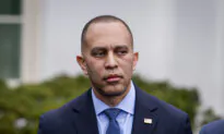 Bipartisan Foreign Aid, Border Security Bill a ‘Nonstarter’ for House Democrats: Rep. Jeffries