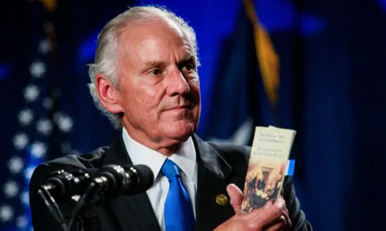 South Carolina Governor Calls Special Session on Redistricting, Budget