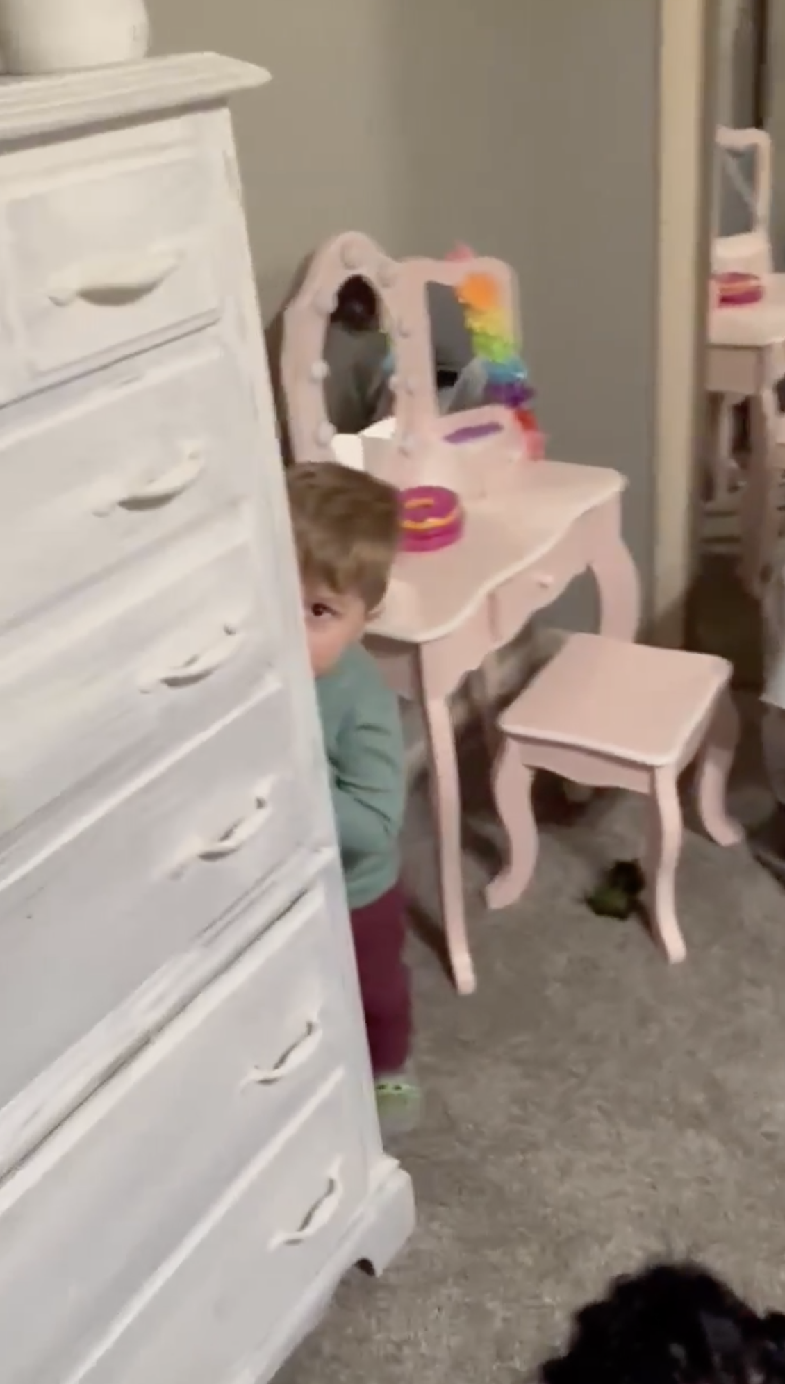 Jude is spotted hiding on seeing his dad's beard taken off.