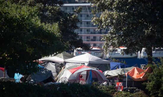 Vancouver Tent City to Temporarily Close Over Unsafe and Unhygienic Conditions