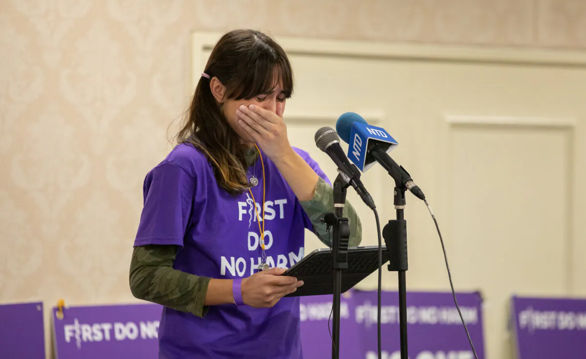 Chloe Cole, who opposes transgender treatments on minors, tearfully shares her own detransition journey in Anaheim, Calif., on Oct. 8, 2022. (John Fredricks/The Epoch Times)