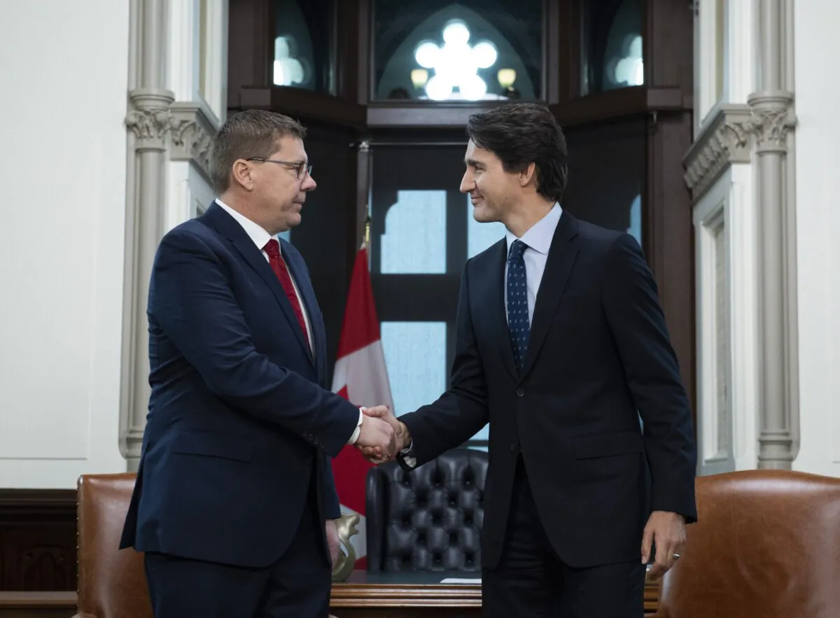 Prime Minister Justin Trudeau meets with Premier of Saskatchewan Scott Moe in his office on Parliament Hill in Ottawa on Nov. 12, 2019.  (The Canadian Press/Justin Tang)