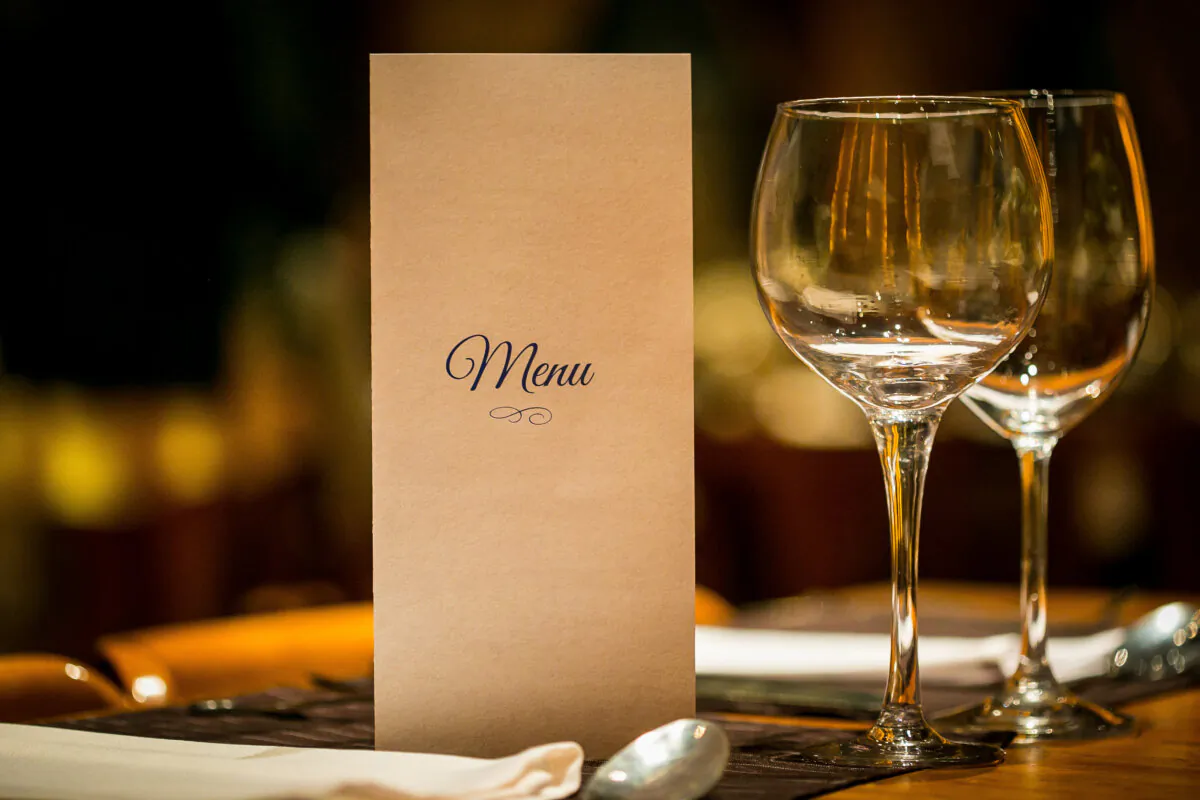 If there's a wine on the menu you don't recognize, ask the server about it. Maybe it will be a great discovery. (Leonardo Izar/Shutterstock)