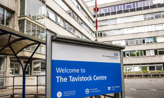 NHS Stops Puberty Blockers, Citing Lack of Safety Evidence