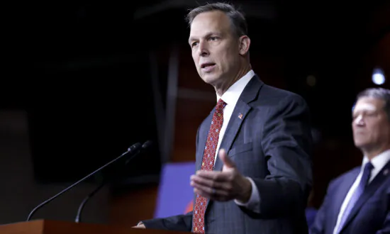 Incident Involving Customs Officer Using CCP Propaganda ‘Exceptionally Concerning,’ Congressman Says