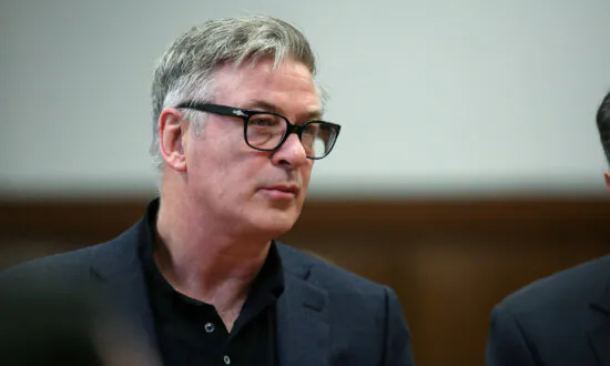 Alec Baldwin Asks Judge to Dismiss Charges in ‘Rust’ Shooting