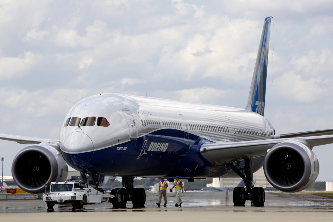 Boeing Tells Airlines to Check Pilot Seats After Report That an Accidental Shift Led Plane to Plunge