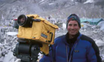 David Breashears, Mountaineer and Filmmaker Who Co-produced Mount Everest Documentary, Dies at 68