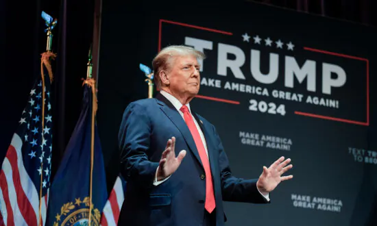 Trump Warns US Will See Economic ‘Bloodbath’ If He’s Not Elected