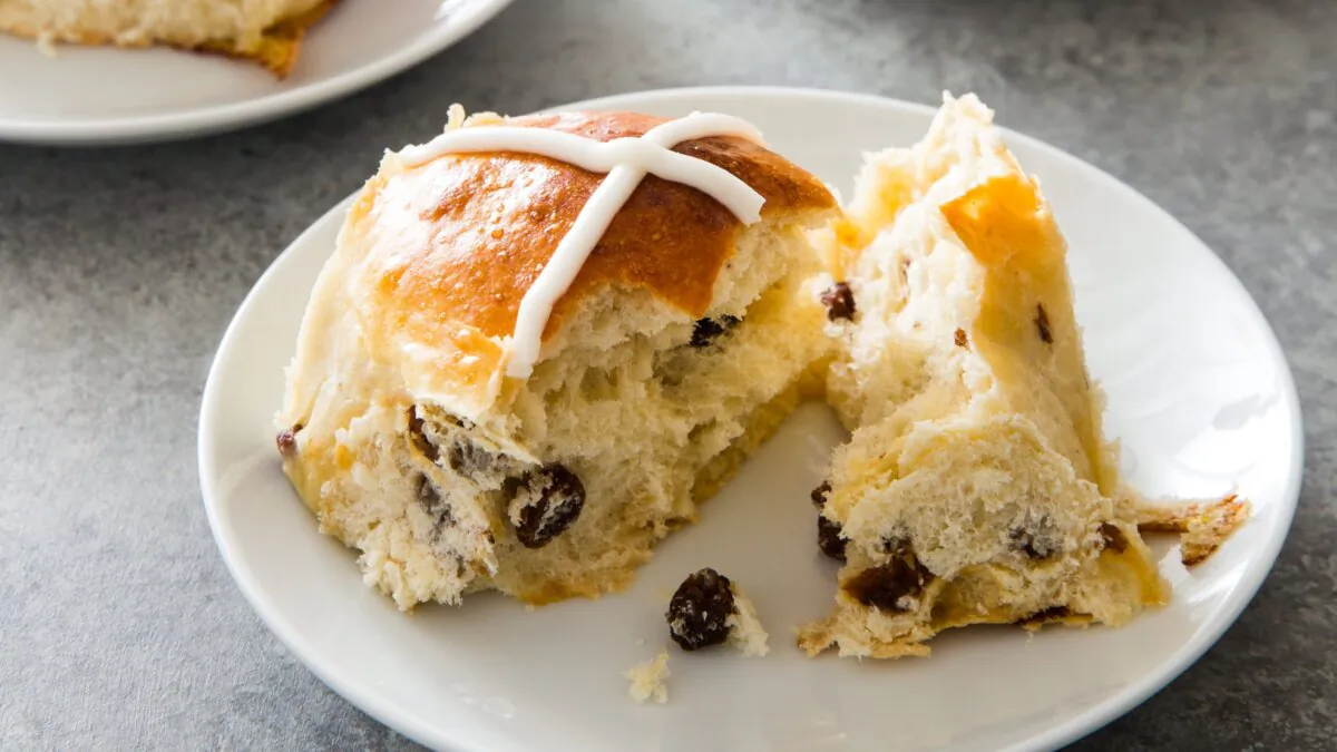 Raisins and powdered sugar add a touch of sweetness to the buns. (Joe Keller/TNS)