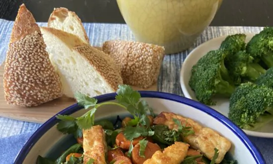 This Meatless Dish Featuring Halloumi ‘Fries’ Is Full of Flavor