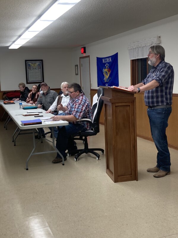 Martin Machtan, executive director of Farmland First, speaks at a community meeting, 2024. (Courtesy of Barb Machtan)