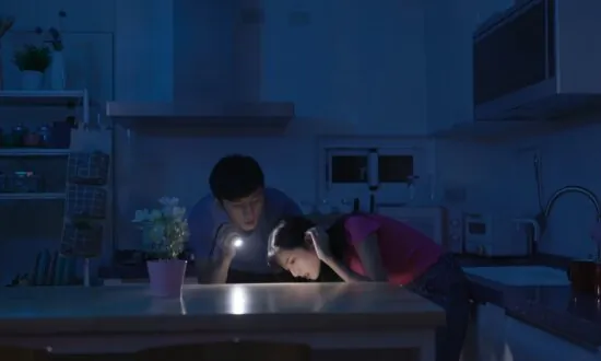 The Best Emergency Light Sources for a Power Outage