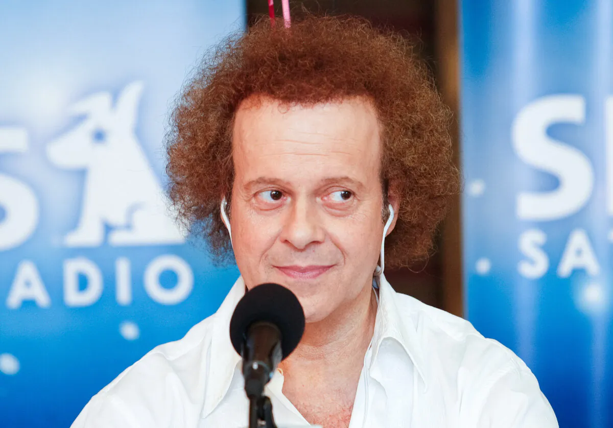 Fitness expert Richard Simmons hosts a weekly radio show on Sirius Satellite Radio at the Slimmons Studios in Beverly Hills, Calif., on July 13, 2008. (Michael Buckner/Getty Images)