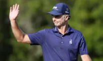 Streelman Puts His New Gadget to Use on the Greens. He Leads at Innisbrook With 64