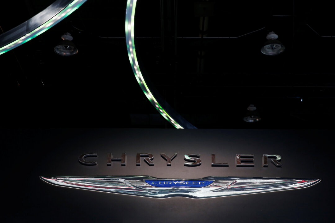 Chrysler To Recall About 286,000 US Vehicles Over Airbag Inflator Issue ...