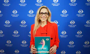 Shen Yun Breaks Through Language Barriers, Says Former TV Presenter