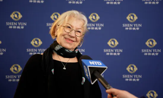 Former Berlin State Opera Director Says Shen Yun Is ‘Amazing and Simply a Joy’