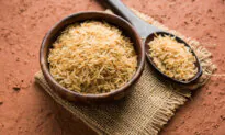 Thai Peanut and Coconut Scallops With Ginger Rice