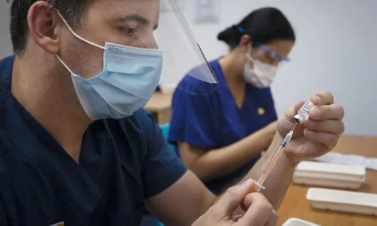 Australia, UK, and US Join Forces to Decarbonise Global Healthcare