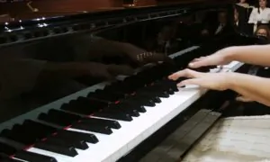 W.A. Mozart: Piano Concerto No. 20 in D minor, K466 | Violeta Casero