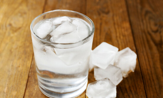 Ice Water Drinking Could Pose These Problems
