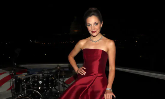Actress Laura Osnes on Faith, Overcoming Cancel Culture, and Setting Roots in Tennessee