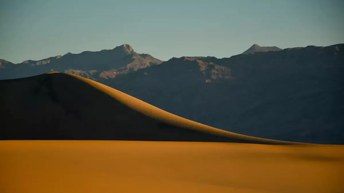 Mesquite Flat Sand Dunes at Death Valley National Park. The National Park Service does not accept cash for payment of entry fees. An Ojai woman is among those suing. (Christopher Reynolds/Los Angeles Times/TNS)