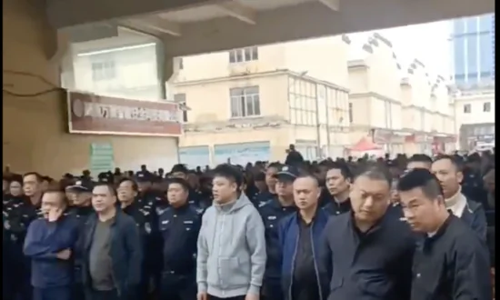 Over a Thousand Villagers Storm Chinese Police Station After Death of Local