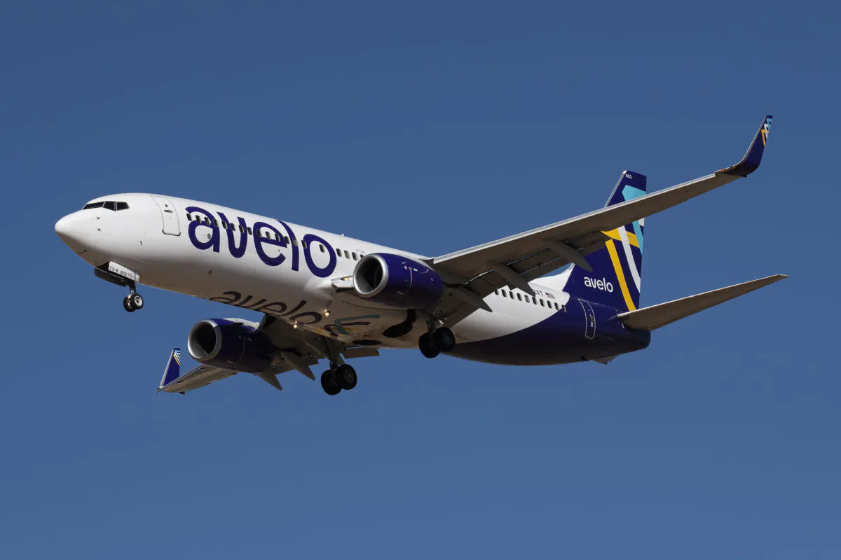 Avelo 737-800 N802XT (Dreamstime/TNS)