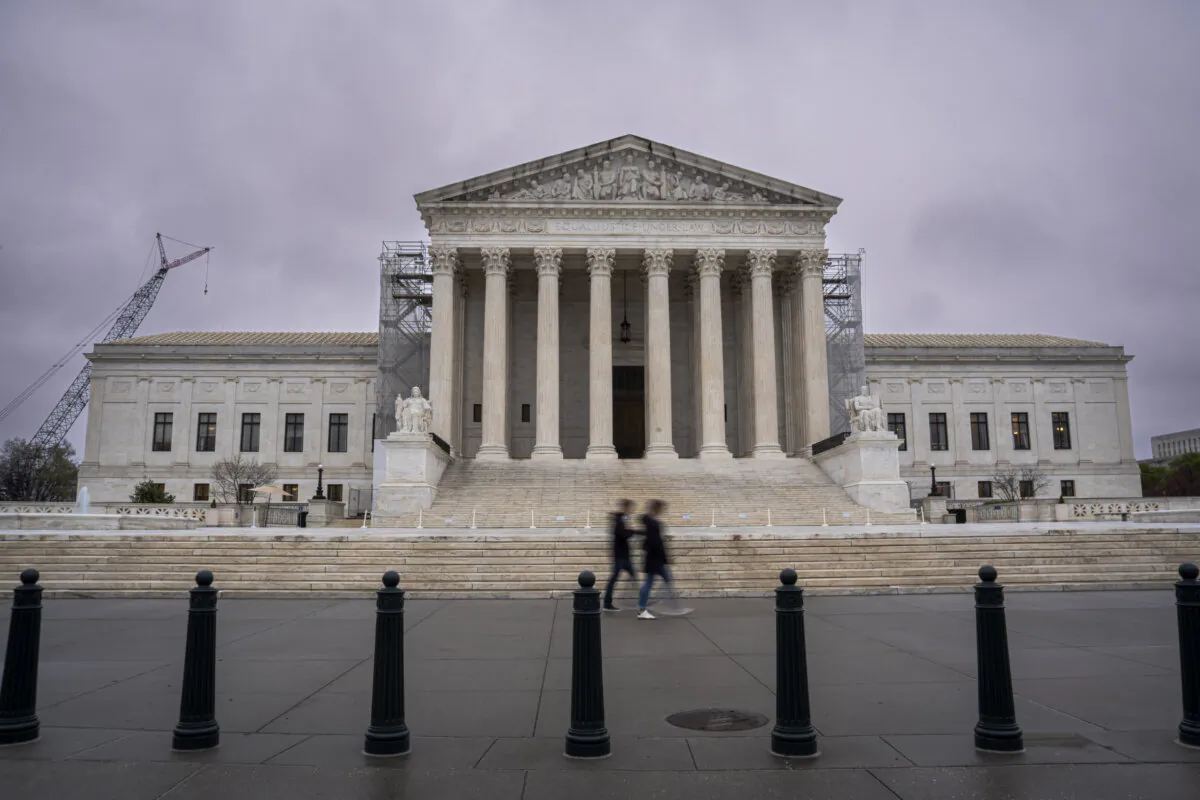 The U.S. Supreme Court on a rainy day in Washington on April 2, 2024. (Madalina Vasiliu/The Epoch Times)