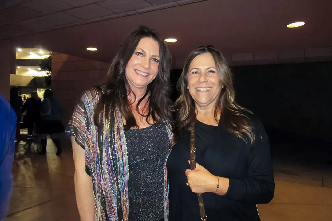 Julie Dransart and Theresa Saint Germain enjoyed Shen Yun's evening performance at the Thousand Oaks Civic Art Plaza on April 3, 2024. (Linda Jiang/The Epoch Times)