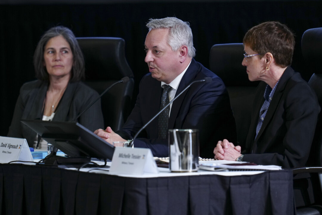 CSIS Director Recalled to Inquiry After Trudeau Advisers Dispute Evidence