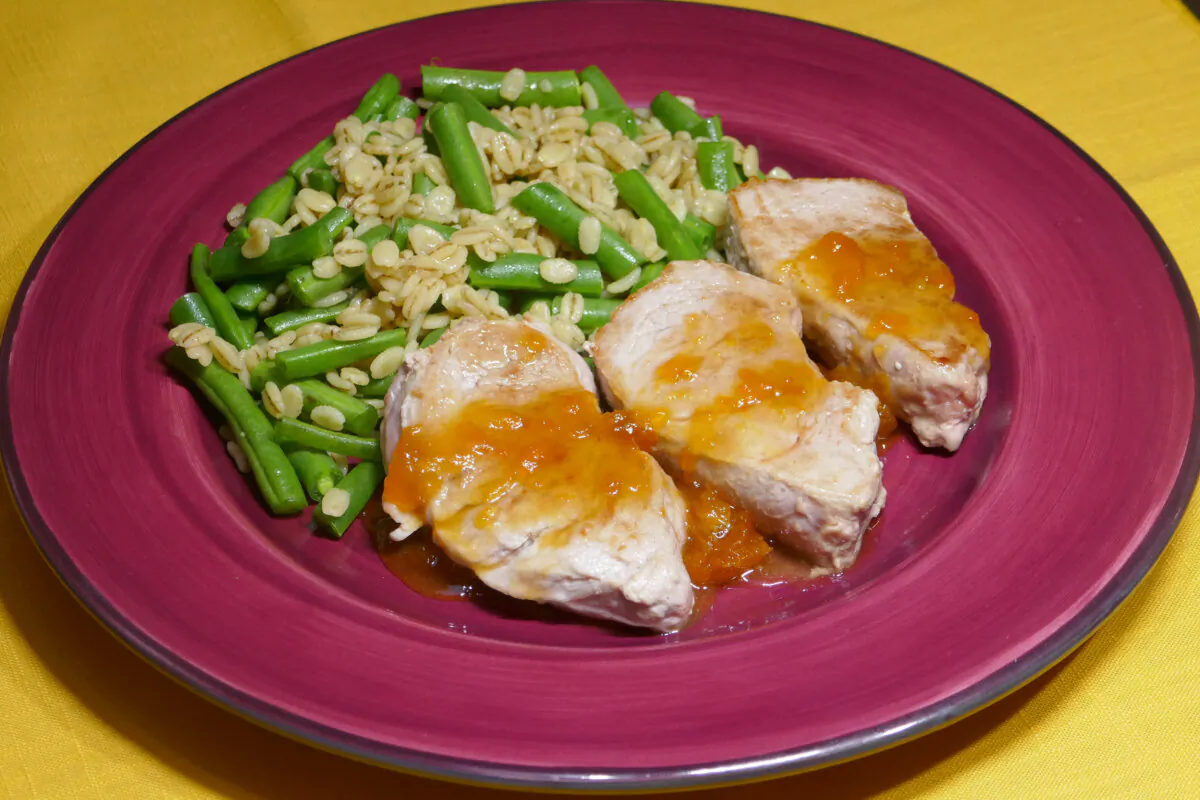 Sweet and Tangy Sauced Pork Tenderloin. (Linda Gassenheimer/TNS)