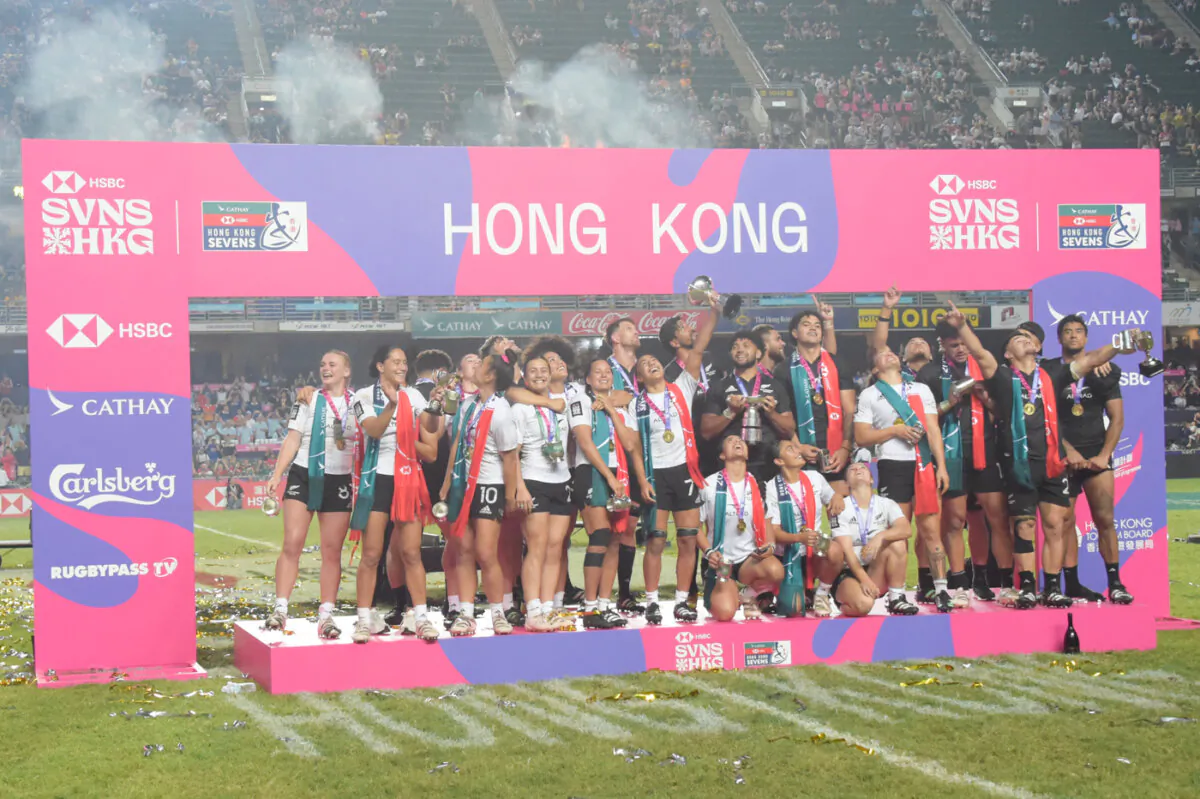 The New Zealand men and women Cup winners at the Hong Kong Rugby Sevens, on April 7, 2024. (Bill Cox/The Epoch Times) 