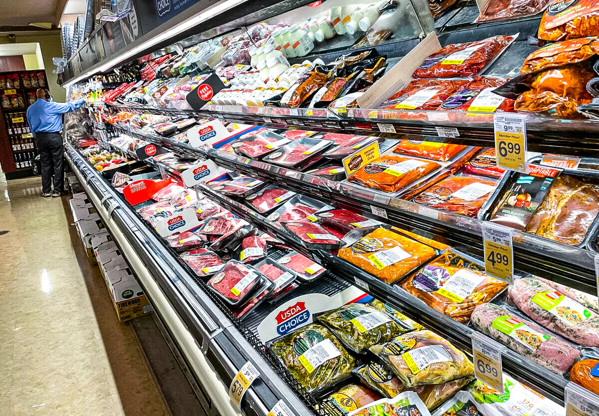 A customer shops for meat at a Safeway store in San Francisco, Calif., on Oct. 4, 2021. (Justin Sullivan/Getty Images)