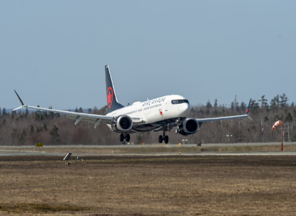 Air Canada Announces Strike Averted After Tentative Deal with Pilots