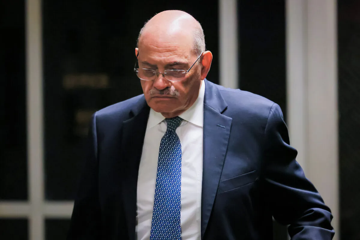 Former Trump Organization Chief Financial Officer Allen Weisselberg leaves the courtroom for a lunch recess during a trial at the New York Supreme Court in New York City on Nov. 17, 2022. (Michael M. Santiago/Getty Images)