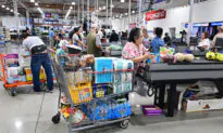 New GDP Number Shows Americans Getting Poorer: Economist | Business Matters Full Broadcast (April 25)