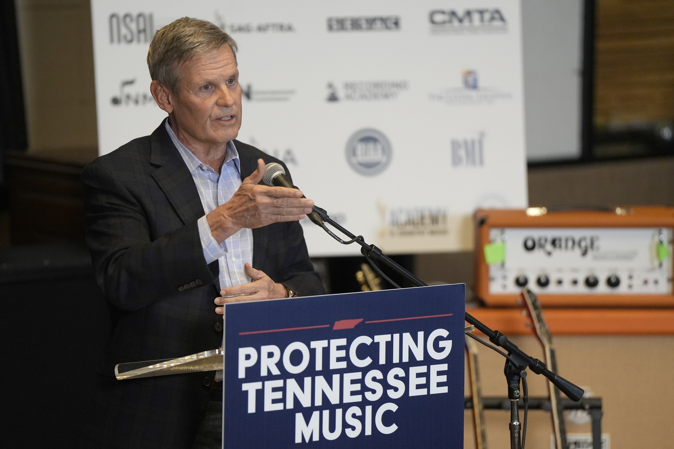 Tennessee Governor Signs Immigration Enforcement Bill Amidst Controversy