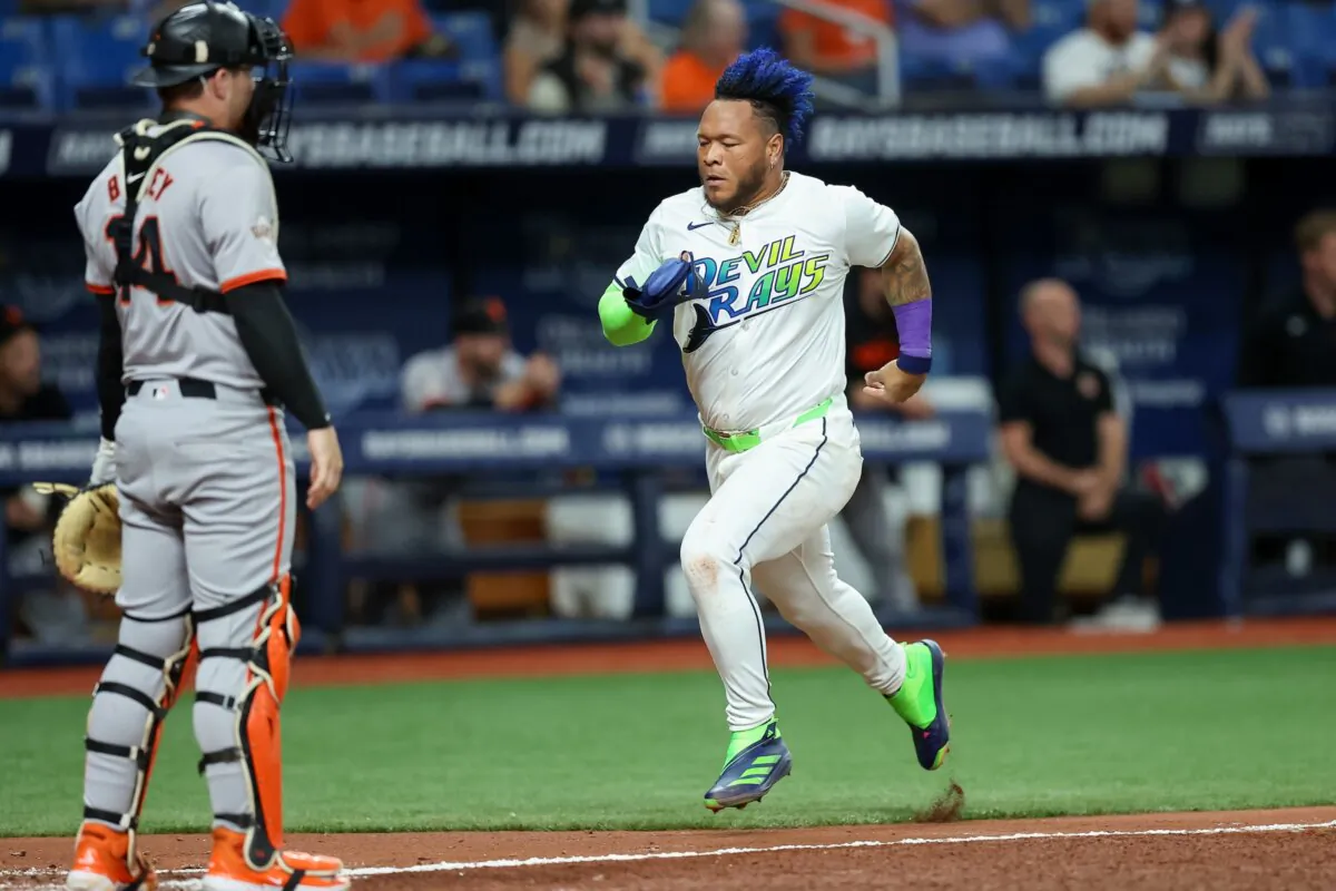 Harold Ramírez (43) of the Tampa Bay Rays runs to score against the San Francisco Giants during the third inning of a baseball game in St. Petersburg, Fla., on April 12, 2024. (Mike Carlson/Getty Images)