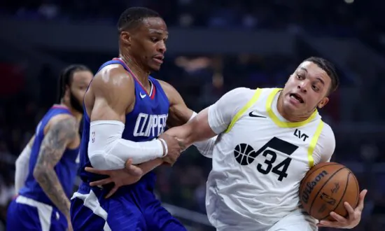 Kenneth Lofton Jr. Scores 27 as Jazz Hang on to Edge Clippers