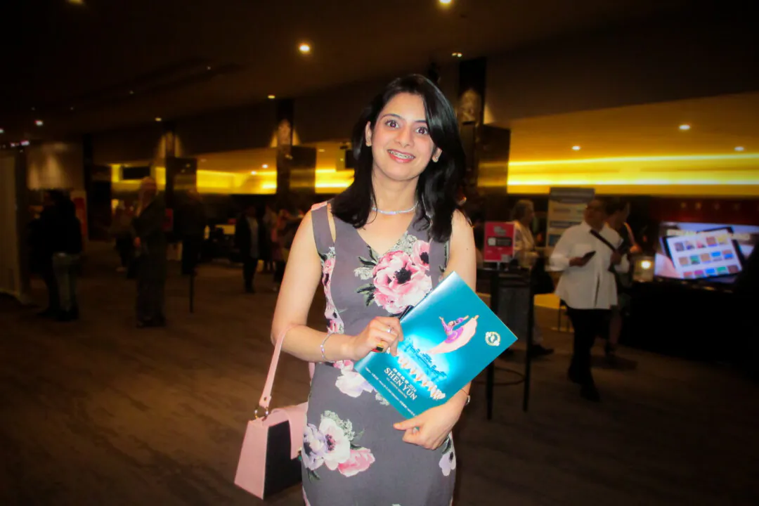 Rhea Sharma enjoyed Shen Yun's evening performance at the Northern Alberta Jubilee Auditorium in Edmonton, Alta., on April 13, 2024. (Caifeng Lin/The Epoch Times)