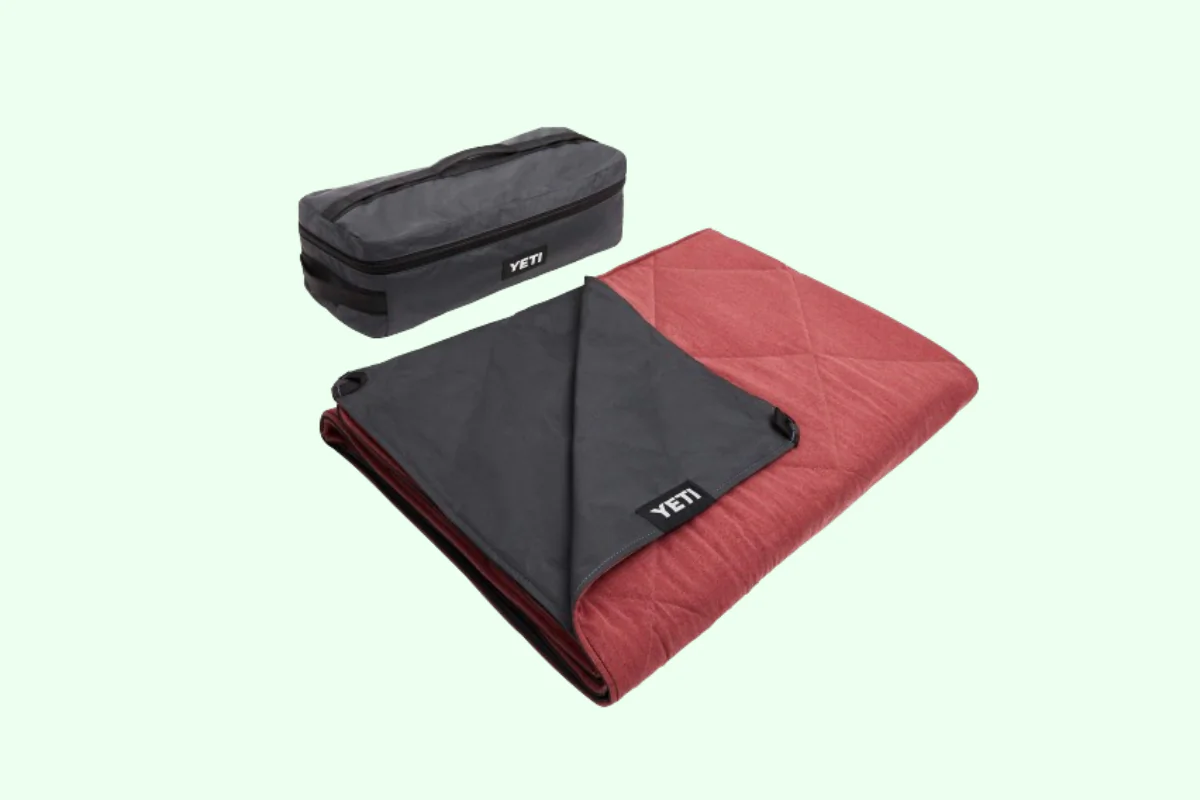 Yeti Lowlands Blanket (Illustration by The Epoch Times, Amazon)