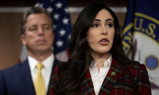 GOP Congresswoman Leads Last-Minute Push to Revive Warrant Requirement in FISA Reauthorization