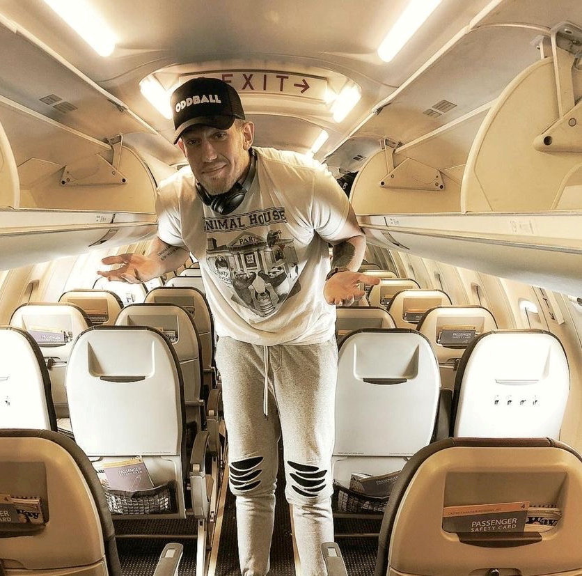 Ms. Brown struggling on a flight.